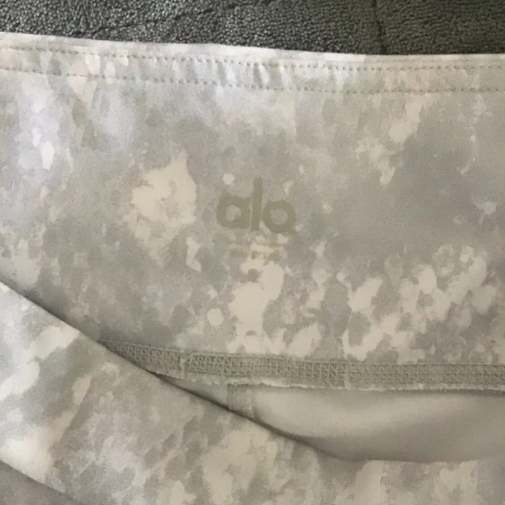 Alo leggings - Picture 3 of 3